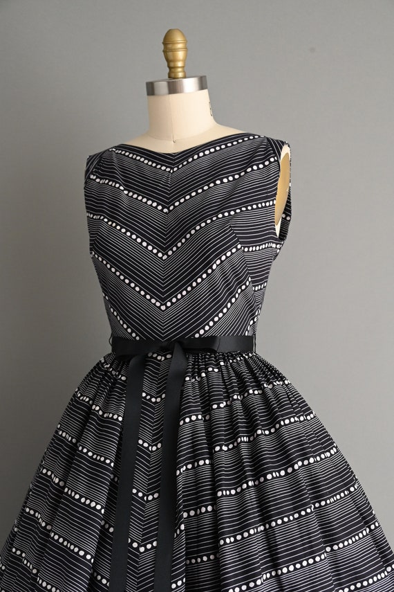 1950s vintage dress | Black & White Circle Cotton… - image 7