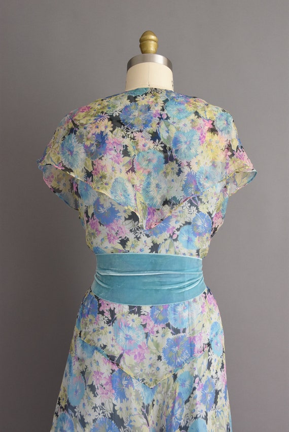 vintage 1930s Gorgeous fluttery chiffon floral pr… - image 10