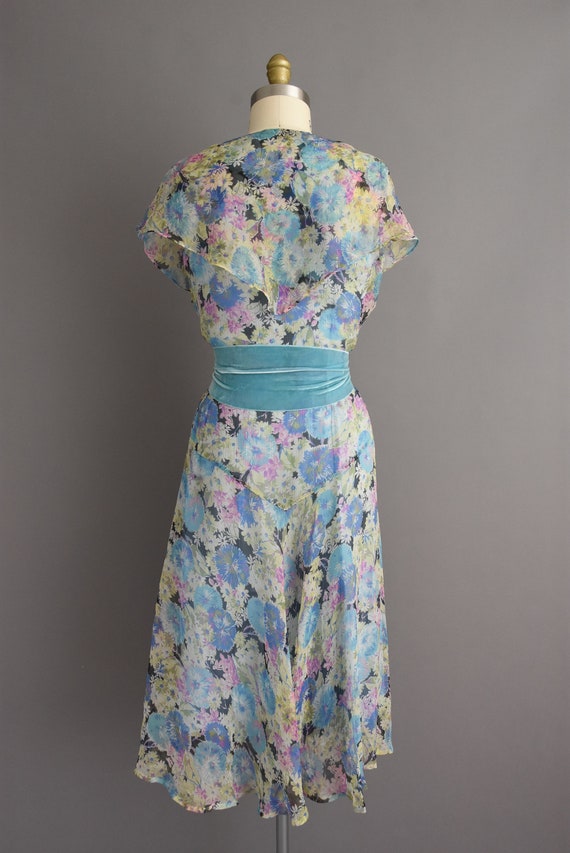 vintage 1930s Gorgeous fluttery chiffon floral pr… - image 9