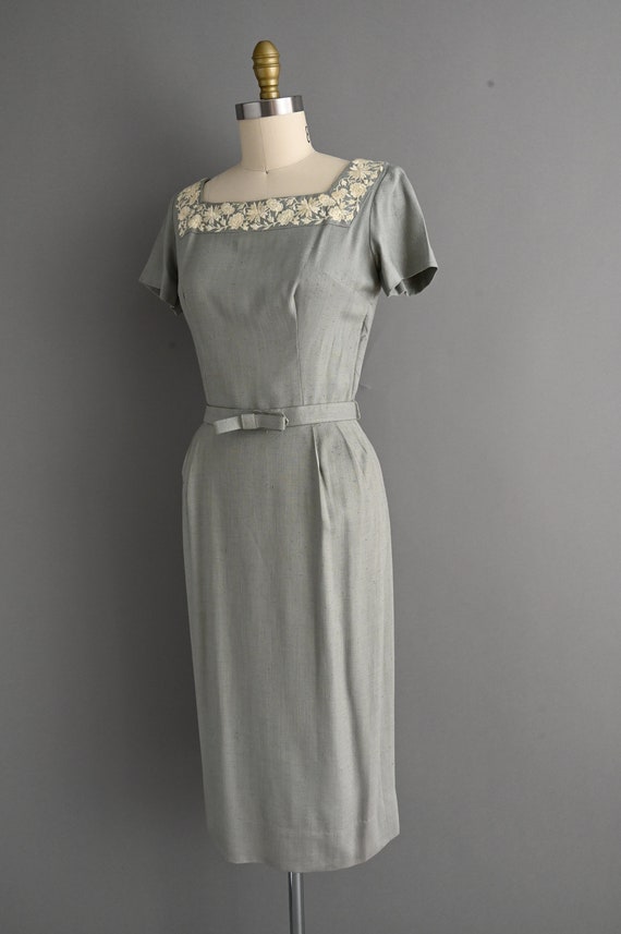 vintage 1950s Floral Embroidered Wiggle Dress | S… - image 7