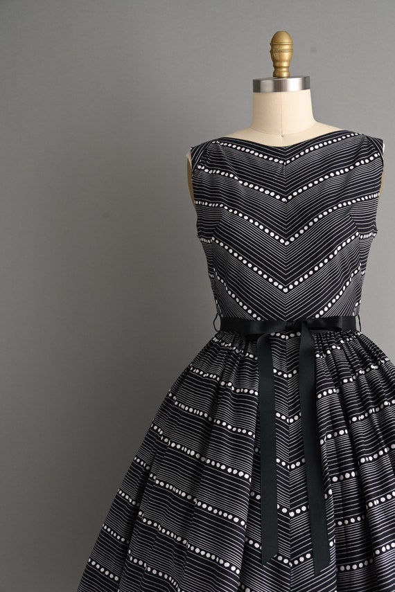 1950s vintage dress | Black & White Circle Cotton… - image 4