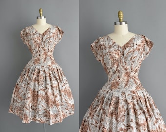1950s vintage Beautiful Brown Floral Print Sweeping Full Skirt Dress | Small Medium |