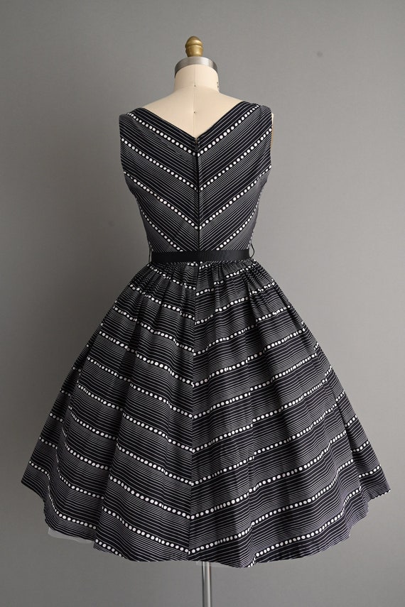 1950s vintage dress | Black & White Circle Cotton… - image 9