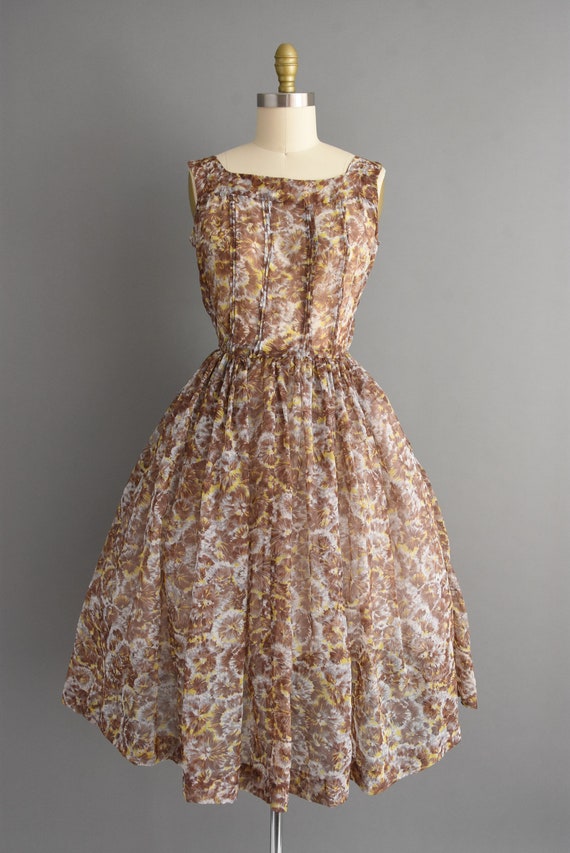 Vintage 1950s dress | Beautiful Brown Floral Prin… - image 2