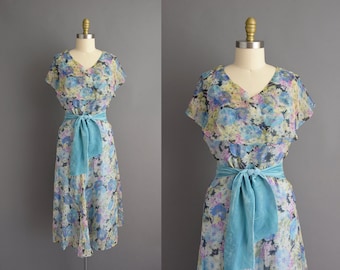 vintage 1930s Gorgeous fluttery chiffon floral print garden party bias cut dress | Medium |
