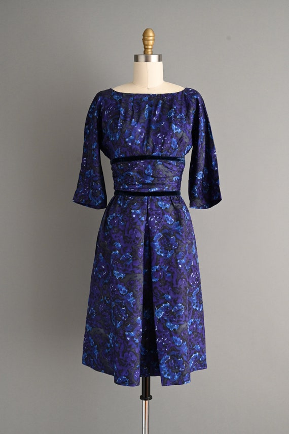 1950s vintage dress | Black & Blue Abstract Silk … - image 2