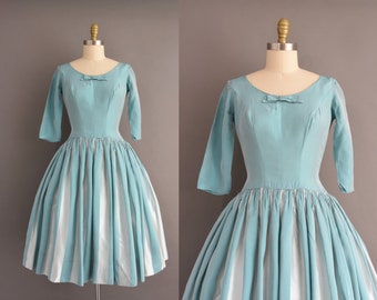 vintage 1950s dress Sweeping Full Skirt Cocktail Party Bridesmaid Wedding Dress | Small |