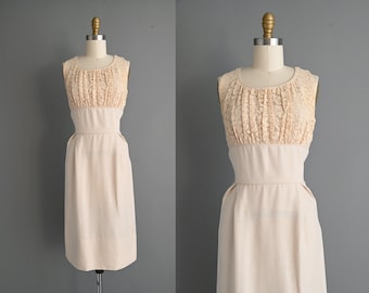 vintage 1950s beige linen wiggle dress | Small