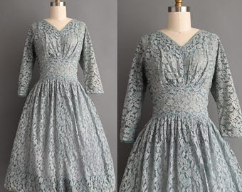 Vestido vintage de los años 50 / Precioso vestido de cóctel con falda amplia y encaje joya / Talla M