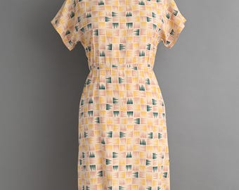 Vintage 1950s Dress | Vibrant Print Rayon Short Sleeve Day Dress | Medium