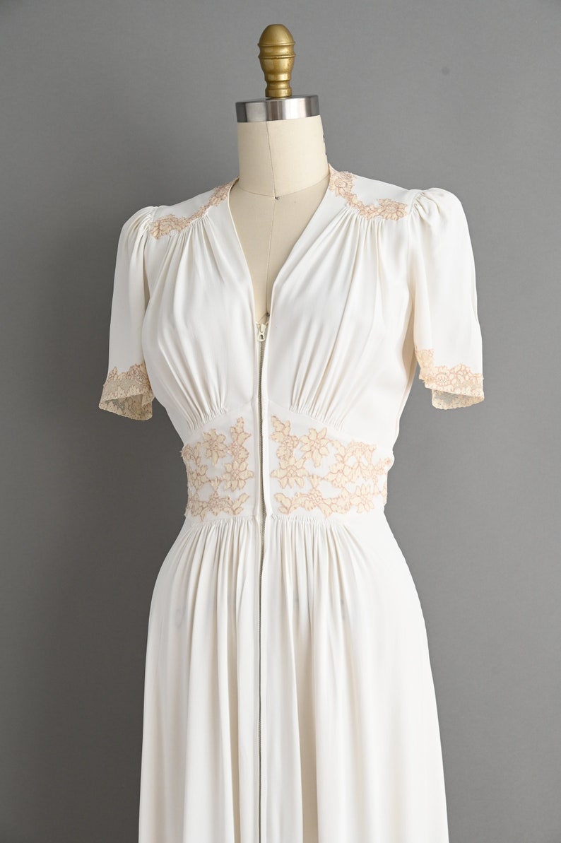 vintage 1940s Dress Rare Vintage Ivory White Floral Lace Rayon Wedding Dress XS Small image 7