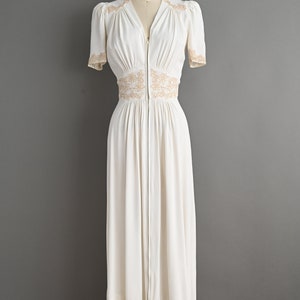 vintage 1940s Dress Rare Vintage Ivory White Floral Lace Rayon Wedding Dress XS Small image 2