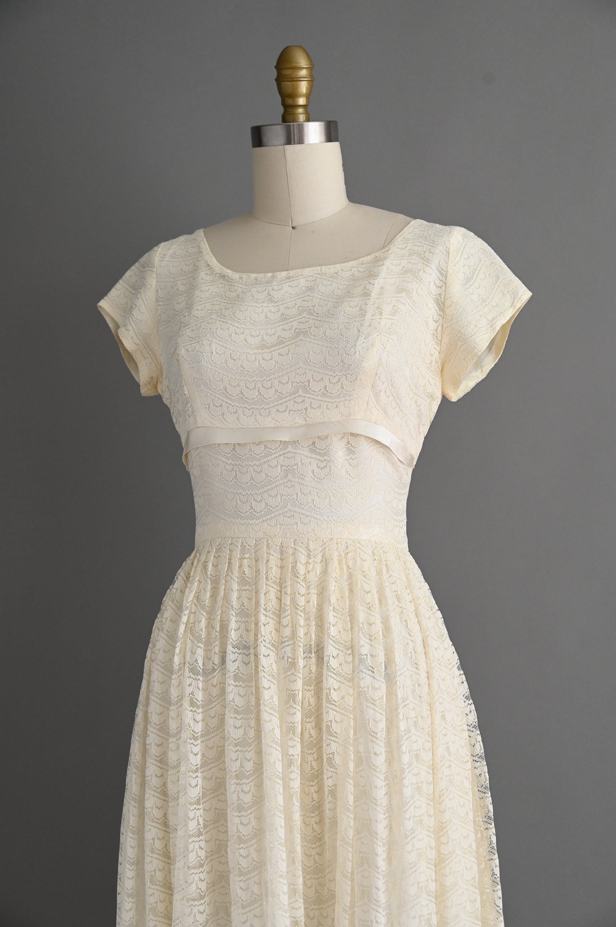 Vintage 1950s Dress | Ivory Lace Short Sleeve Bridesmaid Party