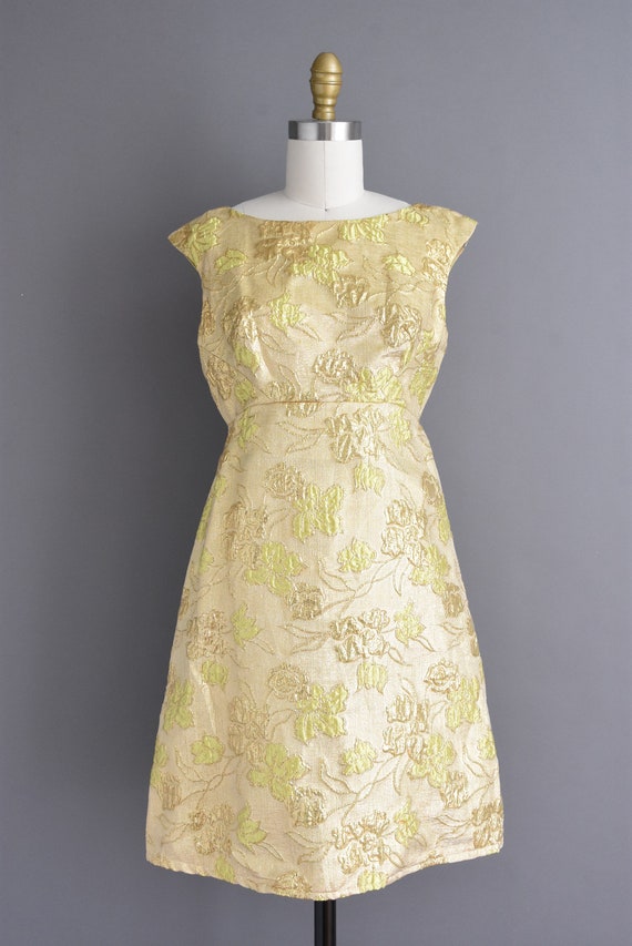 Gold and white cocktail dress 2025