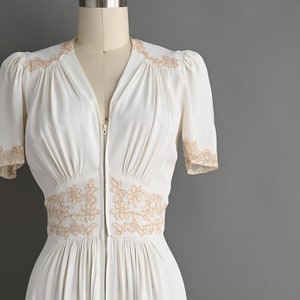 vintage 1940s Dress Rare Vintage Ivory White Floral Lace Rayon Wedding Dress XS Small image 4