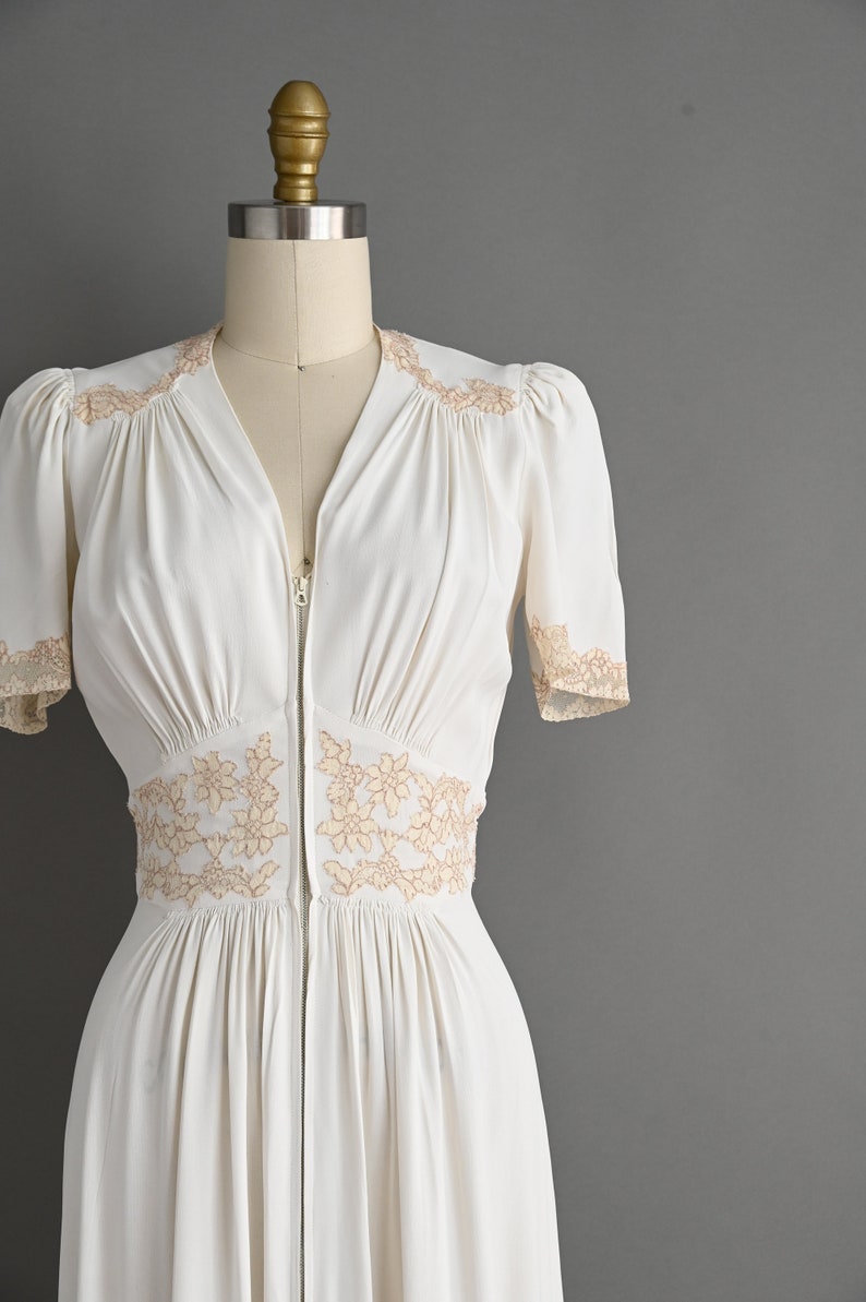vintage 1940s Dress Rare Vintage Ivory White Floral Lace Rayon Wedding Dress XS Small image 4