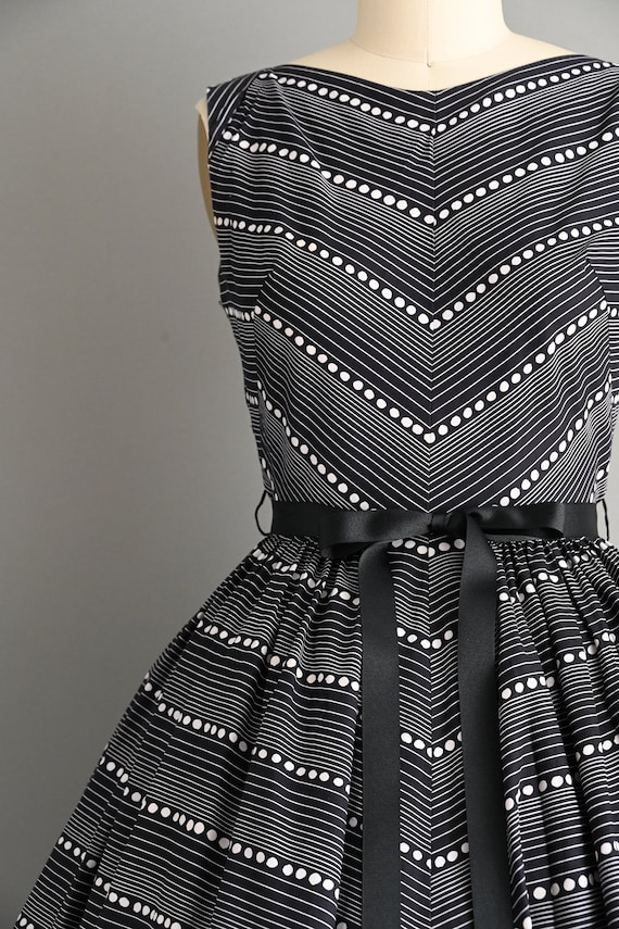 1950s vintage dress | Black & White Circle Cotton… - image 5