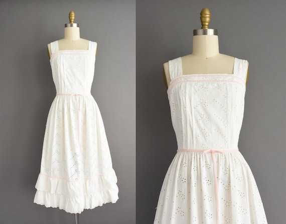 vintage 1950s | Gorgeous White Floral Eyelet cotto