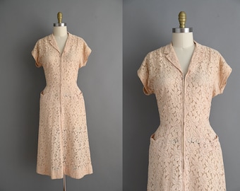 Vestido vintage de los años 50 / Vestido de encaje de algodón beige con diamantes de imitación de L'AIGLON / Mediano