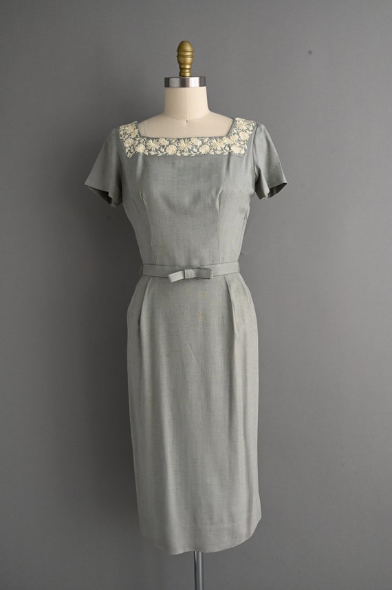 vintage 1950s Floral Embroidered Wiggle Dress | S… - image 2