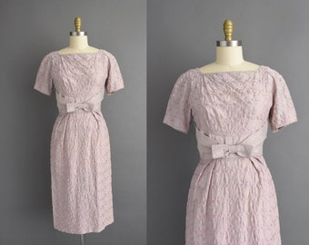 1950s vintage Lavender Floral Short Sleeve Cocktail Party Cotton Dress | Small |