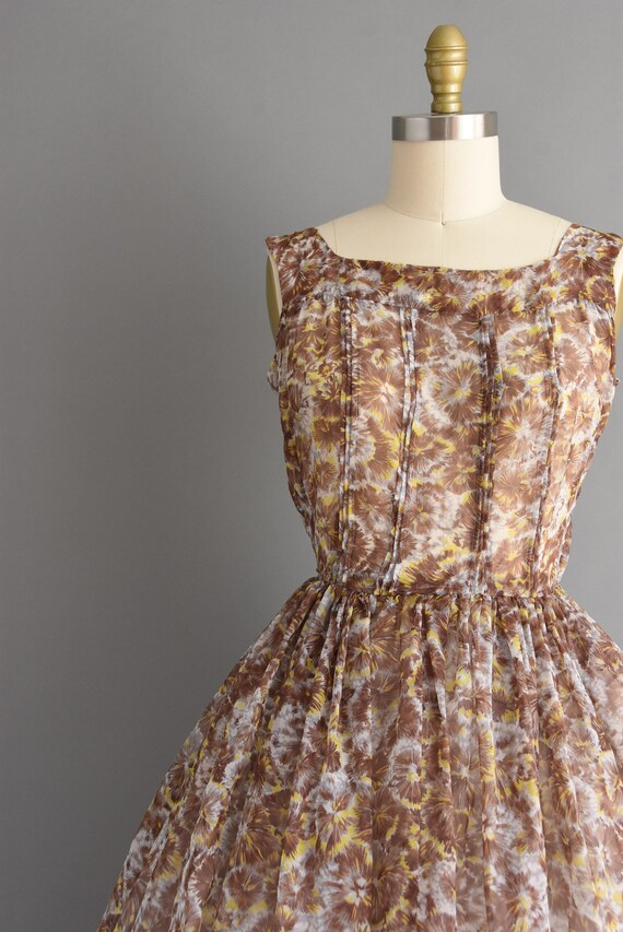 Vintage 1950s dress | Beautiful Brown Floral Prin… - image 4