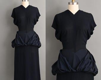 Vintageklänning från 1940-talet | Dramatisk marinblå cocktailklänning i viskos | Medium