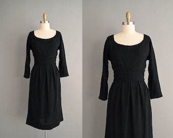 vintage 1950s Classic Black Cocktail Party Wiggle dress - Medium