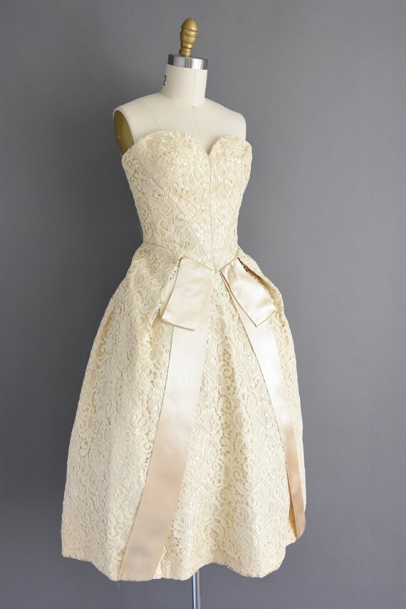 50s V-Neck Vintage Tea Length Wedding Dress with Pockets
