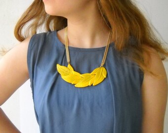 Statement Necklace Yellow, Leaf Necklace, Gold Chain Necklace, Vintage Style Necklace, Retro Necklace, Bib Necklace, Unique Necklace for her