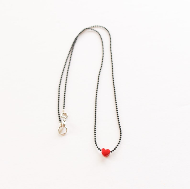 Dainty Heart Necklace, Tiny Heart Necklace, Delicate Heart Necklace, Valentines Day Gift for Her, Romantic Jewelry, Love necklace, Red Heart zdjęcie 8