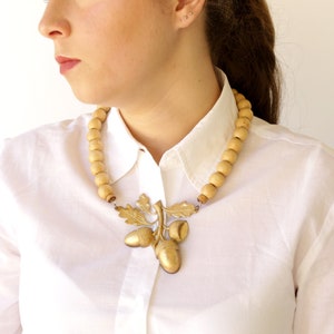 Acorn Necklace, Woodland Necklace, Statement Necklace Oversize, Wood Necklace Beaded, Retro Neckalce, Vintage Necklace, Large Acorn Necklace