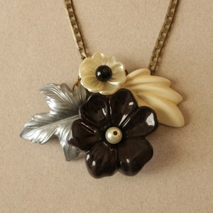 Black and White Necklace, Black Statement Necklace, Black Flower Necklace, Black Necklace, Vintage Style Necklace, Gray Black White Necklace