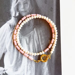 Coral Pearl Necklace, Dainty Pearl Necklace, Natural Pearl Necklace, Coral Beaded Necklace, Minimalist Pearl Necklace, Coral Gift Necklace