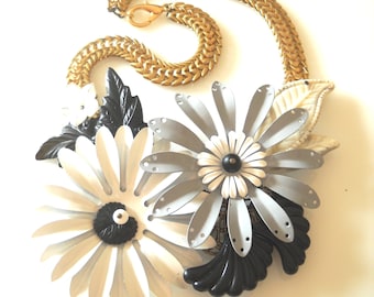 Oversized Flower Necklace, Big Flower Necklace, Black and White Statement Necklace, Black and White Necklace, Statement Flower Jewelry
