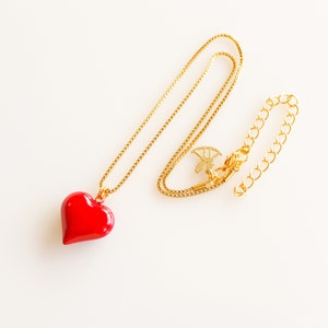 Goldkette Herz-Halskette, rotes Herz-Charm-Halskette, Valentinstaggeschenk für sie, romantischer Schmuck, rotes Herz-Halskette, nettes Herz-Halskette