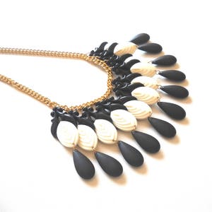 Vintage Style Necklace, Black and White Necklace, Chandelier Teardrops necklace,