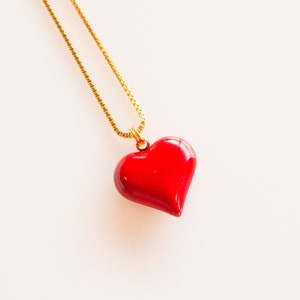 Gold Chain Heart Necklace, Red Heart Charm necklace, Valentine's Day Gift for Her, Romantic Jewelry, Red Heart Necklace, Cute Heart Necklace zdjęcie 3