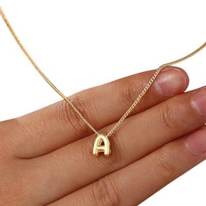 Collar con inicial de letra de burbuja dorada: colgante con letra de globo personalizado para mujeres y niñas