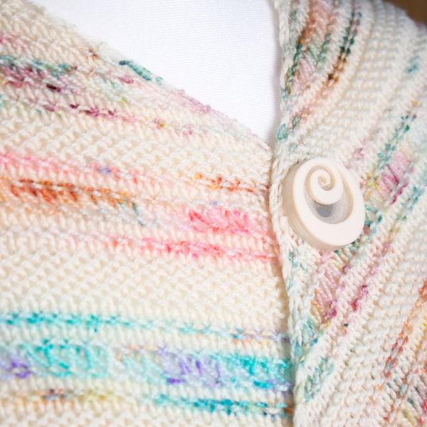 making waves magnetic shawl closure : beige