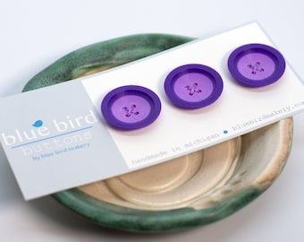 set of 3 buttons : 25mm purple and lavender bowls