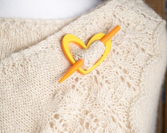 heart shawl pin : sunny and clementine