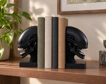 Xenomorph Sci-Fi Bookend