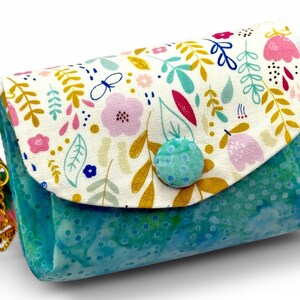Cartera de acordeón inspirada en Afrodita / Carry a Chérie de BrittAnn / Miniorganizador de diosa griega con llavero, borla y dije de amor