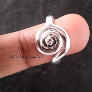 Anello a spirale in argento sterling fatto a mano: gioiello massiccio e appariscente