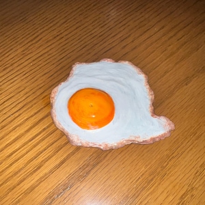 Clay Fried Egg Incense Holder – Handmade Ceramic Burner, Unique Home Decor, Whimsical Gift