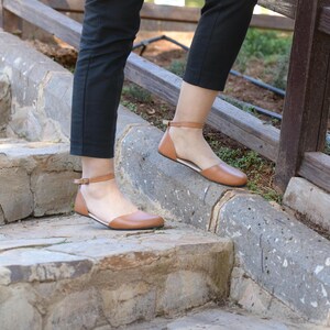Barfuß handgefertigt, Barfuß Leder Tan Sandalen, Nachhaltige Barfuß Sandalen, Minimalistische Schuhe, breite Sandalen für Frauen, Mary Jane Leder