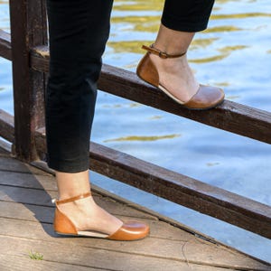 Barfußleder Braune Sandalen, Barfuß handgefertigt, Nachhaltige Barfuß Sandalen, Minimalistische Schuhe, Breite Sandalen für Frauen