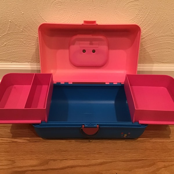 Vintage pink blue caboodles box