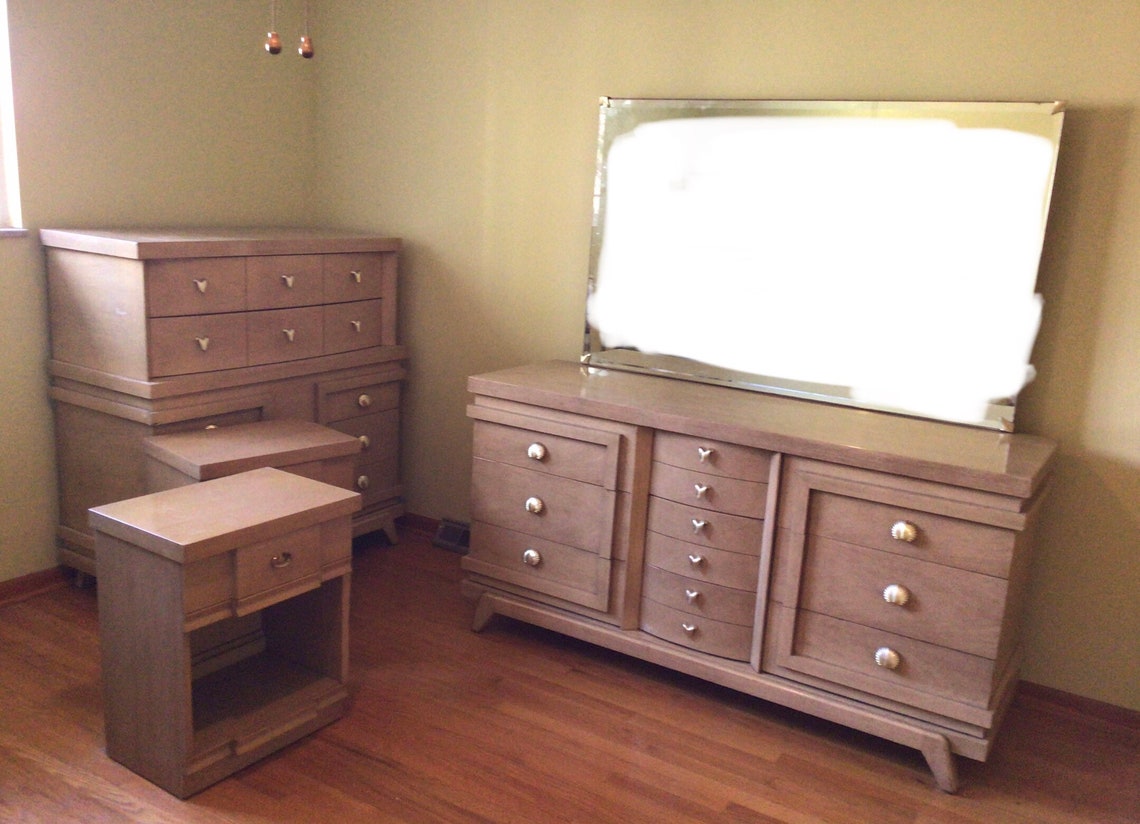 Vintage Mid Century Blonde Wood Bedroom Furniture 2 Dressers 2 Etsy